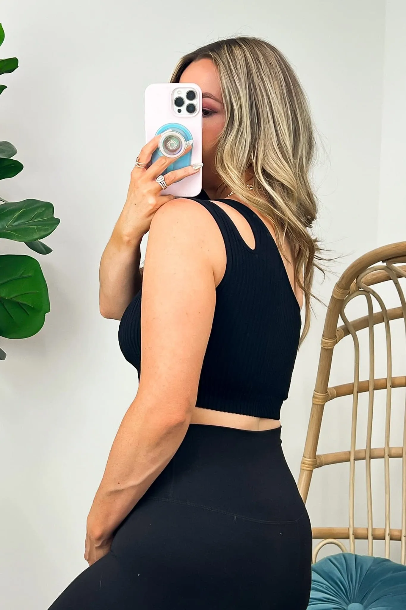 Cesilie Seamless Double Strap One Shoulder Sports Bra