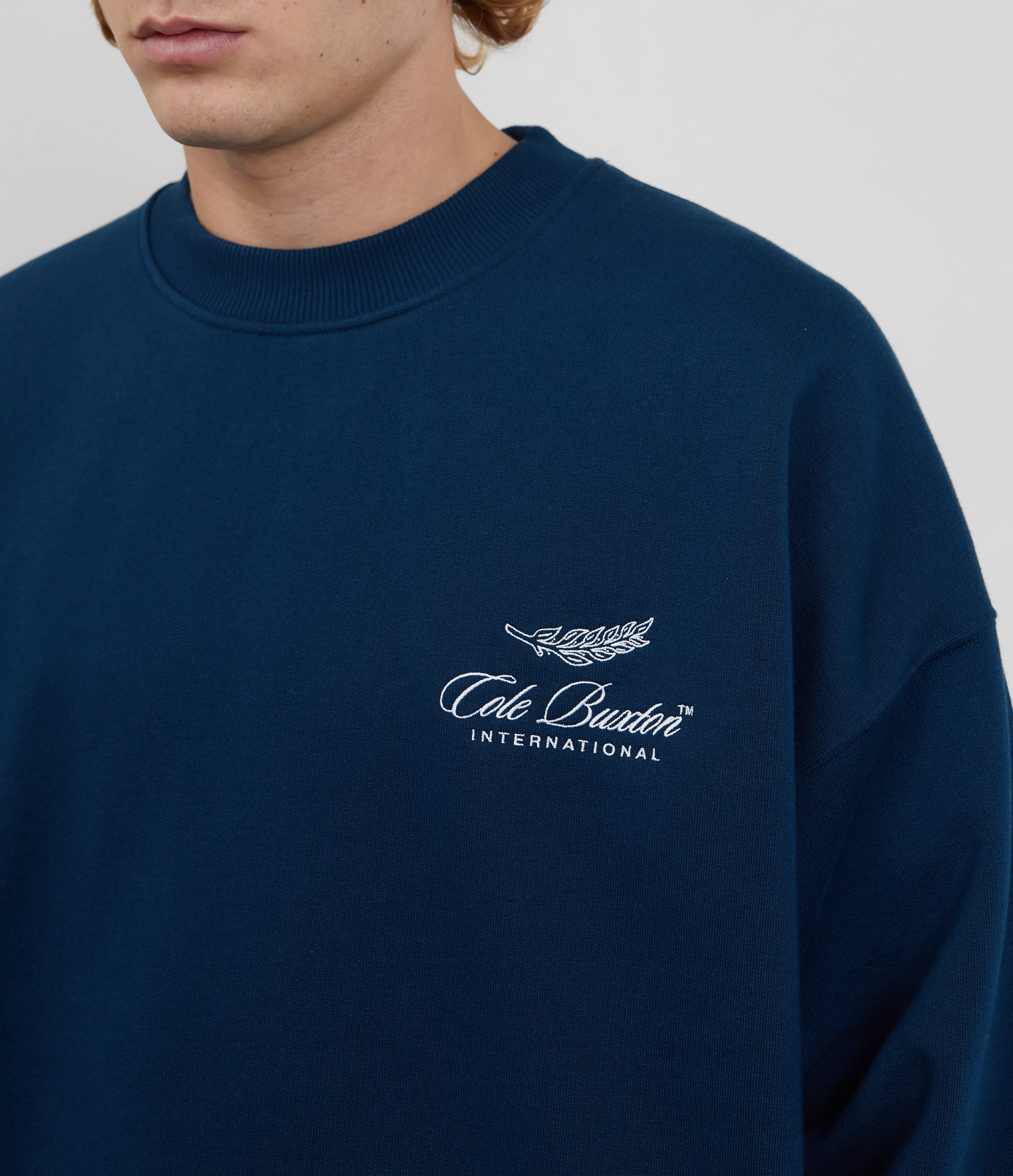 INTERNATIONAL SWEATSHIRT