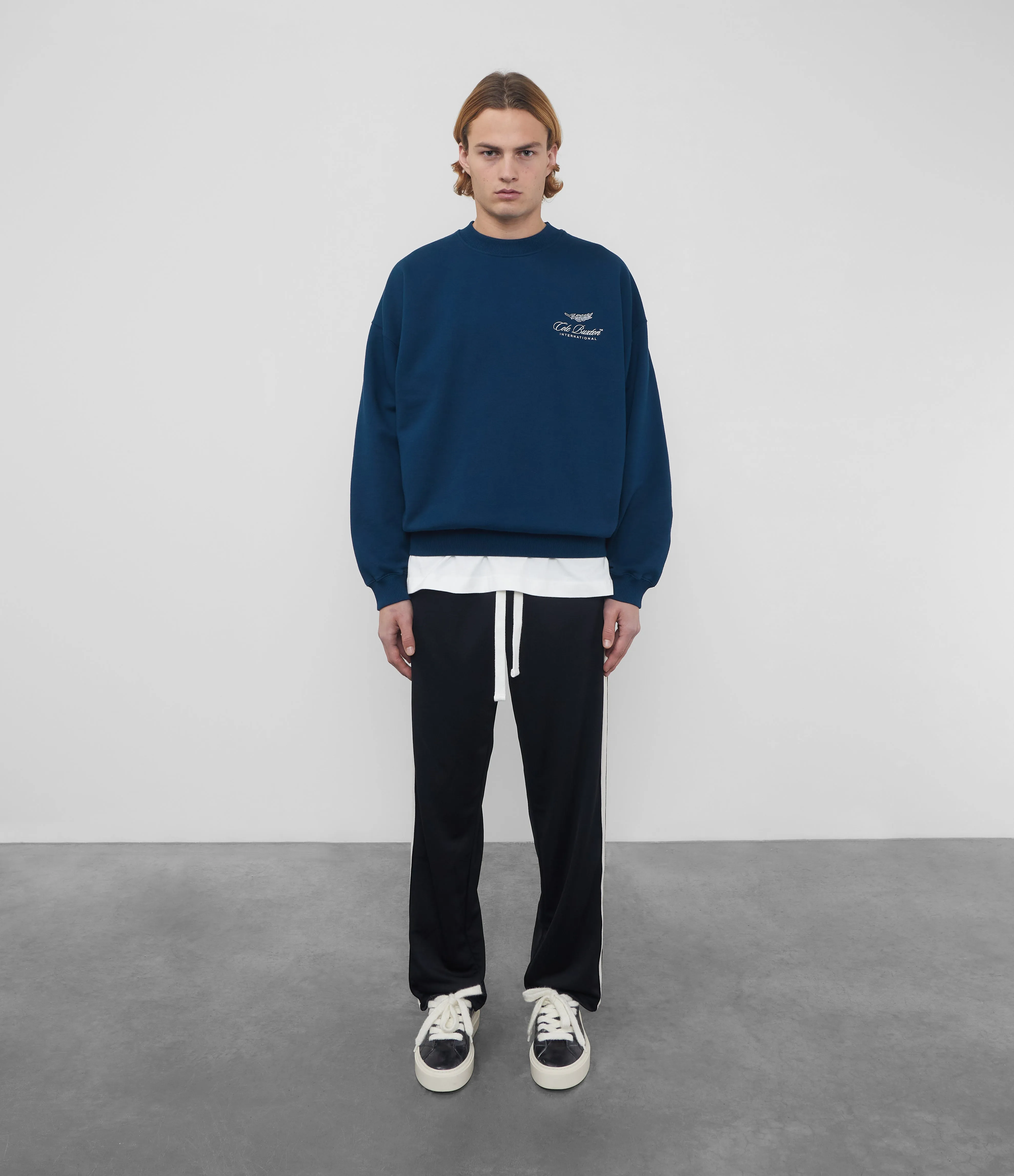 INTERNATIONAL SWEATSHIRT
