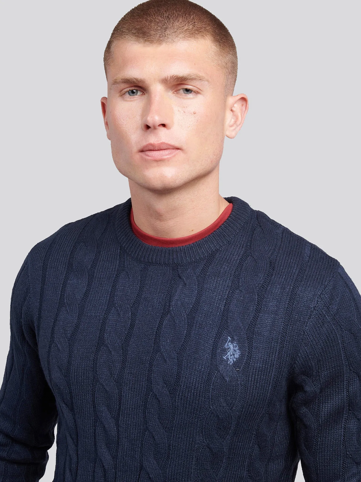 Mens Cable Knit Crew Neck in Dark Sapphire Navy / Moonlight Blue DHM
